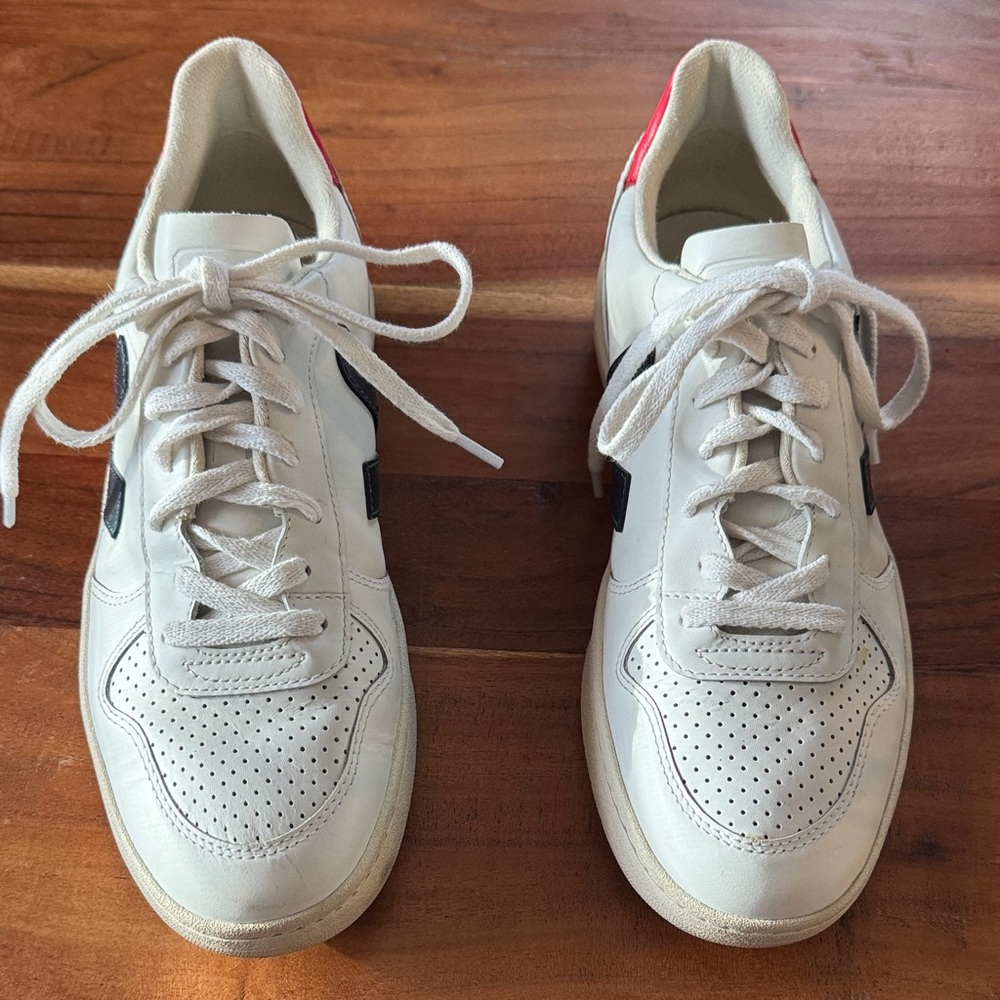 Veja V-10 Lace-Up Sneakers